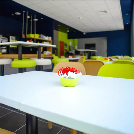 Ibis Budget Gare De بواتييه
