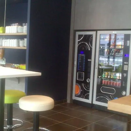 普瓦捷车站宜必思快捷酒店 酒店 普瓦捷