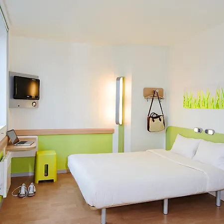 Ibis Budget Gare De بواتييه