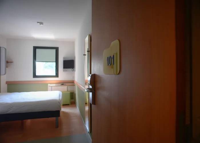 Hotel Ibis Budget Gare De Poitiers